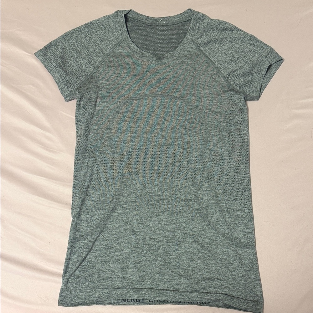 lululemon athletica Heathered Gray Short Sleeve Tee